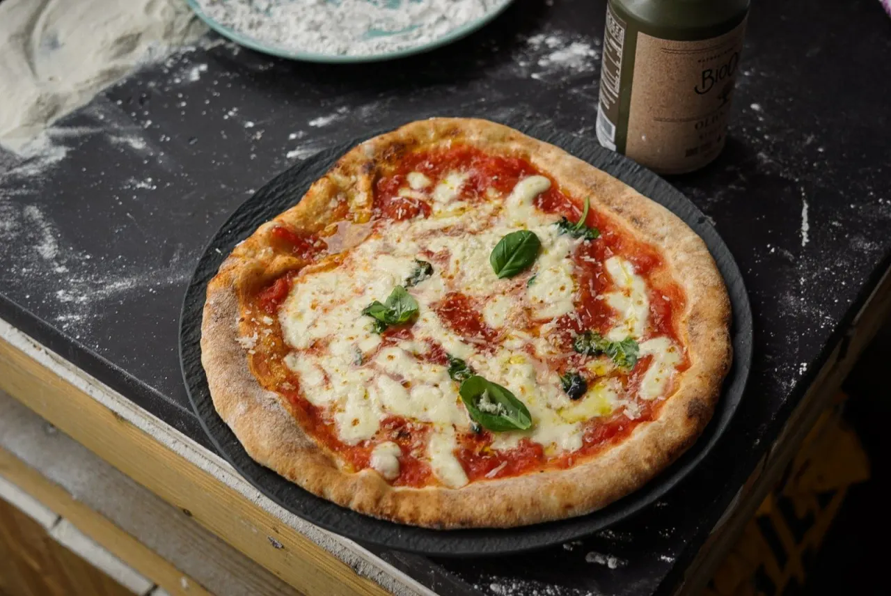Scandinavian Pizza Manta 100.